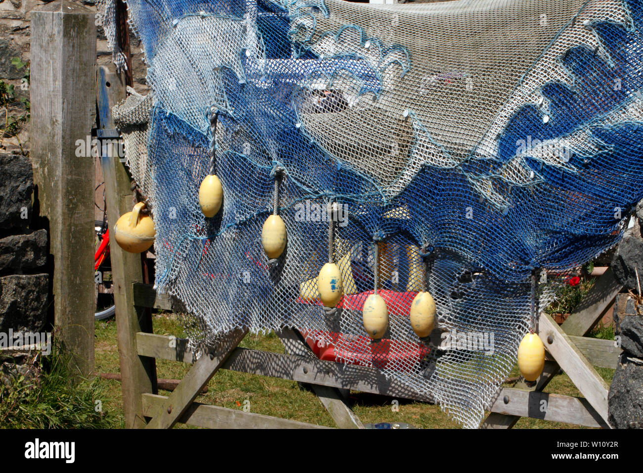 Sea Fish net oder Fischernetz mit kleinen Schwimmer befestigt Stockfoto