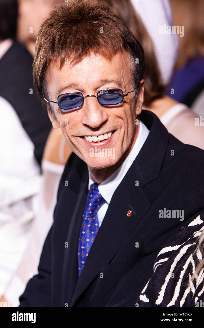 Robin Gibb von den Bee Gees besucht eine Fashion Show während der London Fashion Week, Februar 2008. Stockfoto
