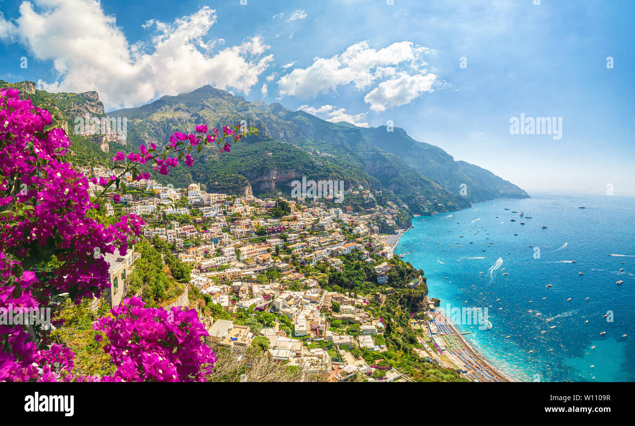 Landschaft mit Positano Stadt an der berühmten Amalfiküste, Italien Stockfoto