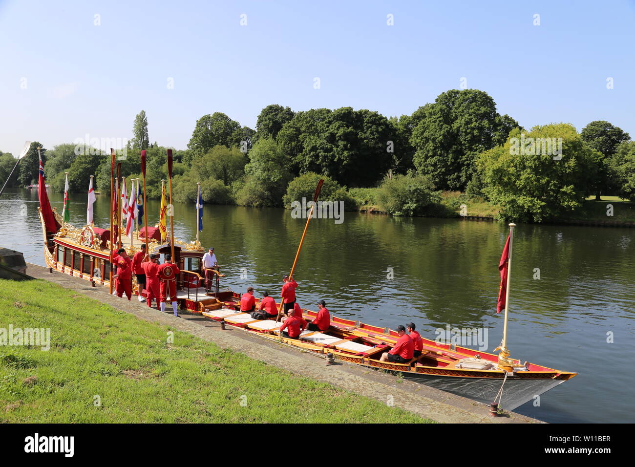 Queen's Royal Barge Gloriana, Tudor ziehen, 29. Juni 2019. Hampton Court Palace, East Molesey, Surrey, England, Großbritannien, Vereinigtes Königreich, Deutschland, Euro Stockfoto