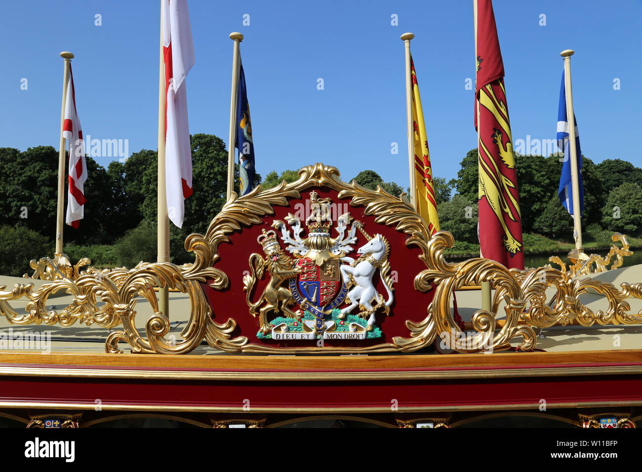Queen's Royal Barge Gloriana, Tudor ziehen, 29. Juni 2019. Hampton Court Palace, East Molesey, Surrey, England, Großbritannien, Vereinigtes Königreich, Deutschland, Euro Stockfoto