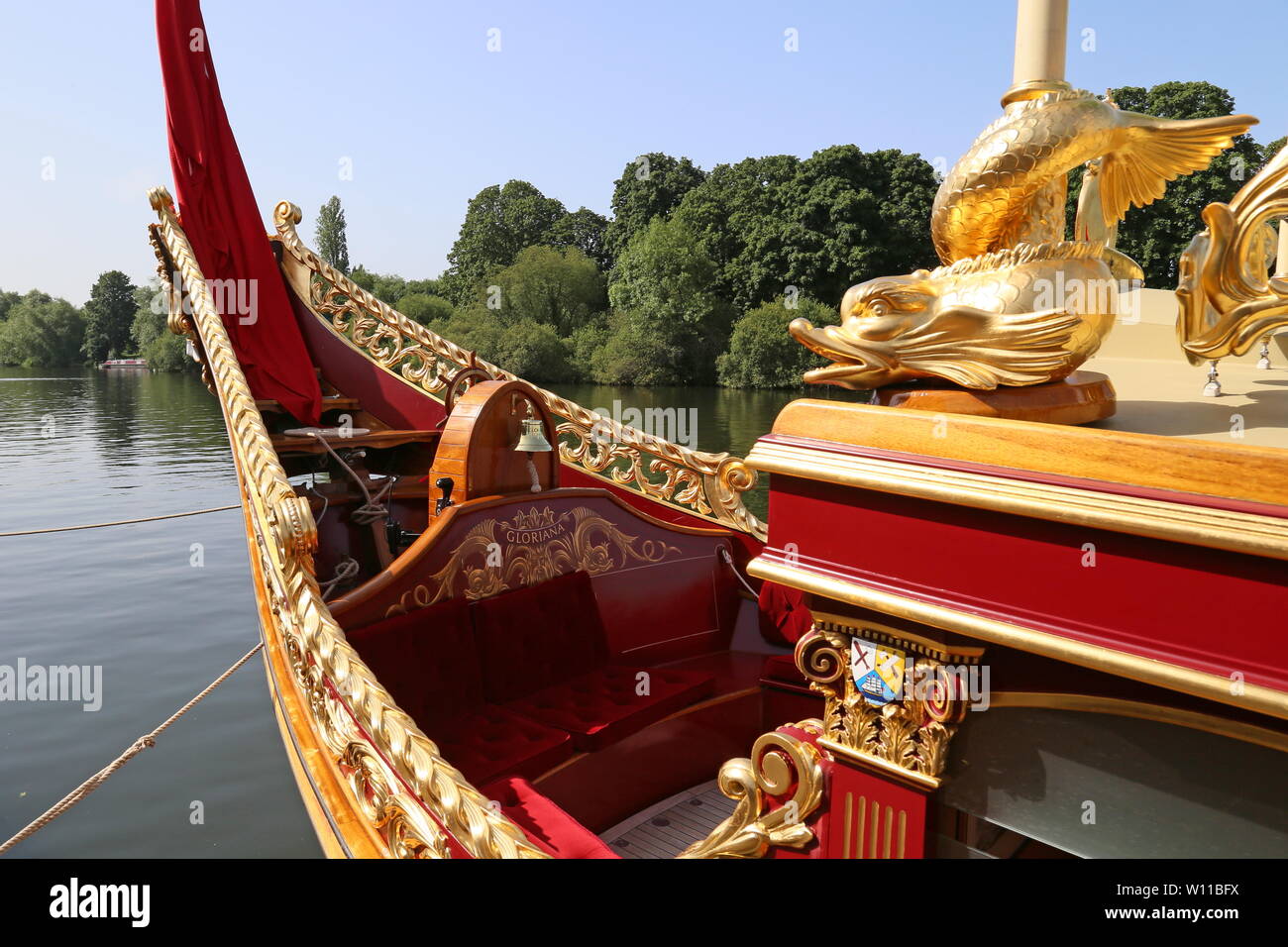 Queen's Royal Barge Gloriana, Tudor ziehen, 29. Juni 2019. Hampton Court Palace, East Molesey, Surrey, England, Großbritannien, Vereinigtes Königreich, Deutschland, Euro Stockfoto