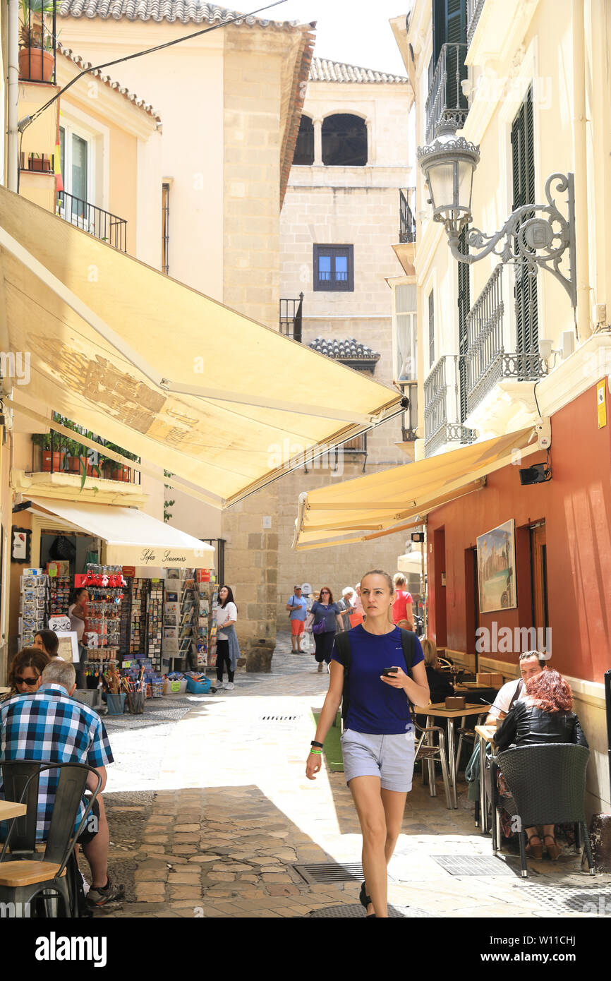 Seitenstraße in der schönen Altstadt in Malaga an der Costa del Sol, Spanien, Europa Stockfoto