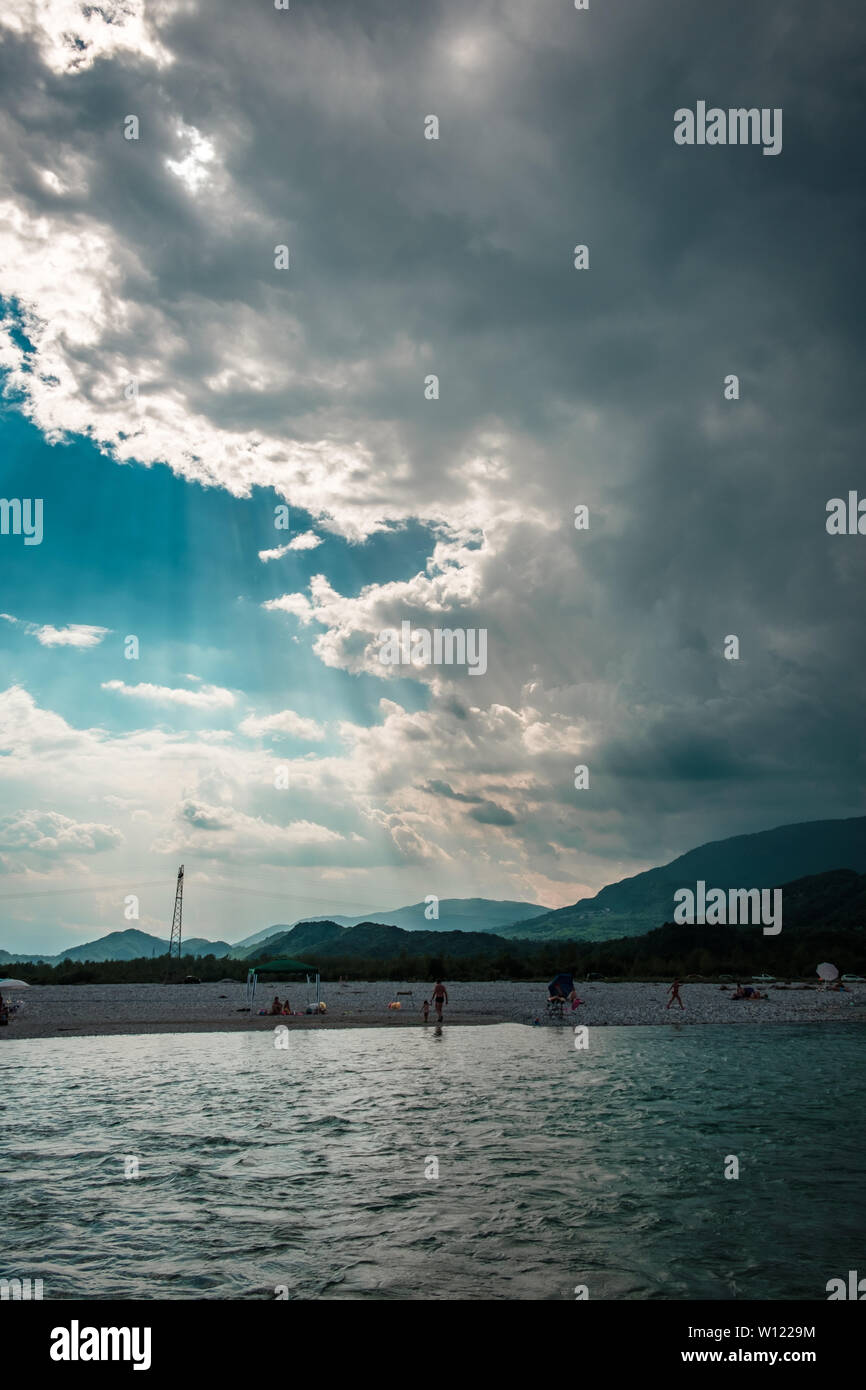 Sturm über Tagliamento in Friuli Venezia-Giulia Region, Italien Stockfoto