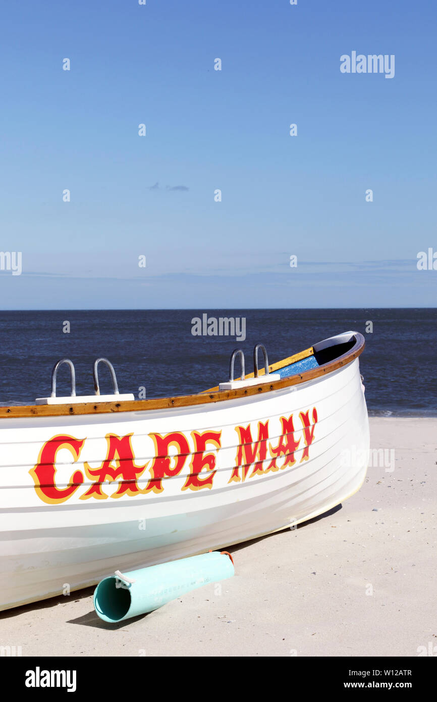 Ein Cape May, New Jersey Rettungsboot an den Strand und bereit für den Einsatz. USA Stockfoto