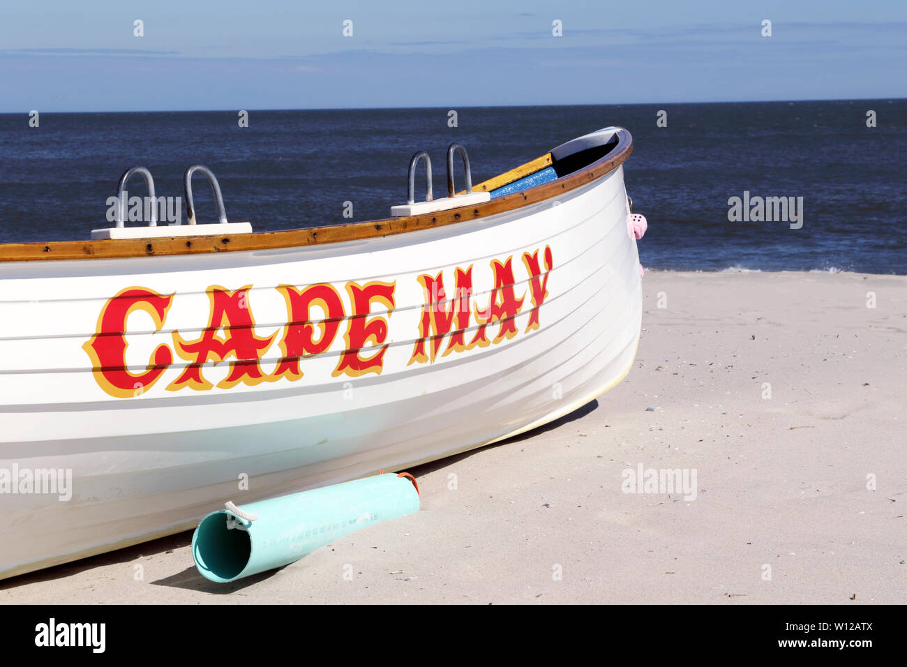Ein Cape May, New Jersey Rettungsboot an den Strand und bereit für den Einsatz. USA Stockfoto