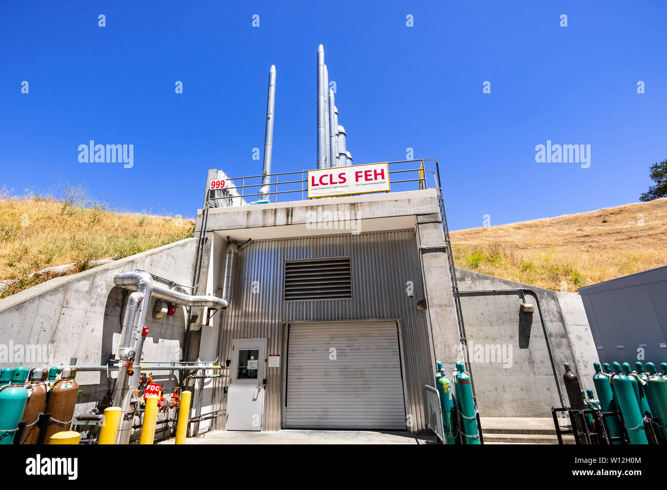 Juni 21, 2019 Menlo Park/CA/USA - Der linac Coherent Light Source/weit Experimentierhalle Blick von außen; SLAC National Accelerator Laboratory locat Stockfoto