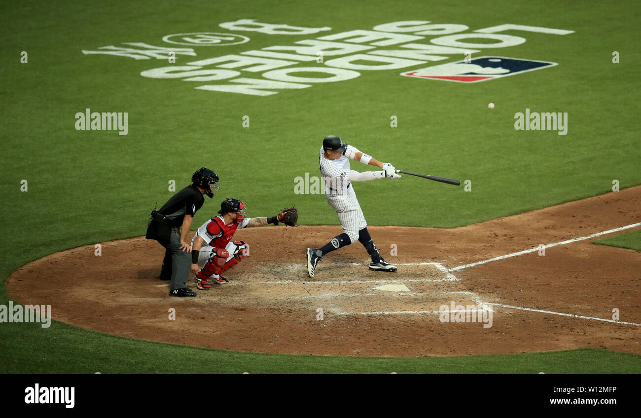 New York Yankees Aaron Richter in Aktion während der MLB London Reihe passen an der London Stadion. Stockfoto