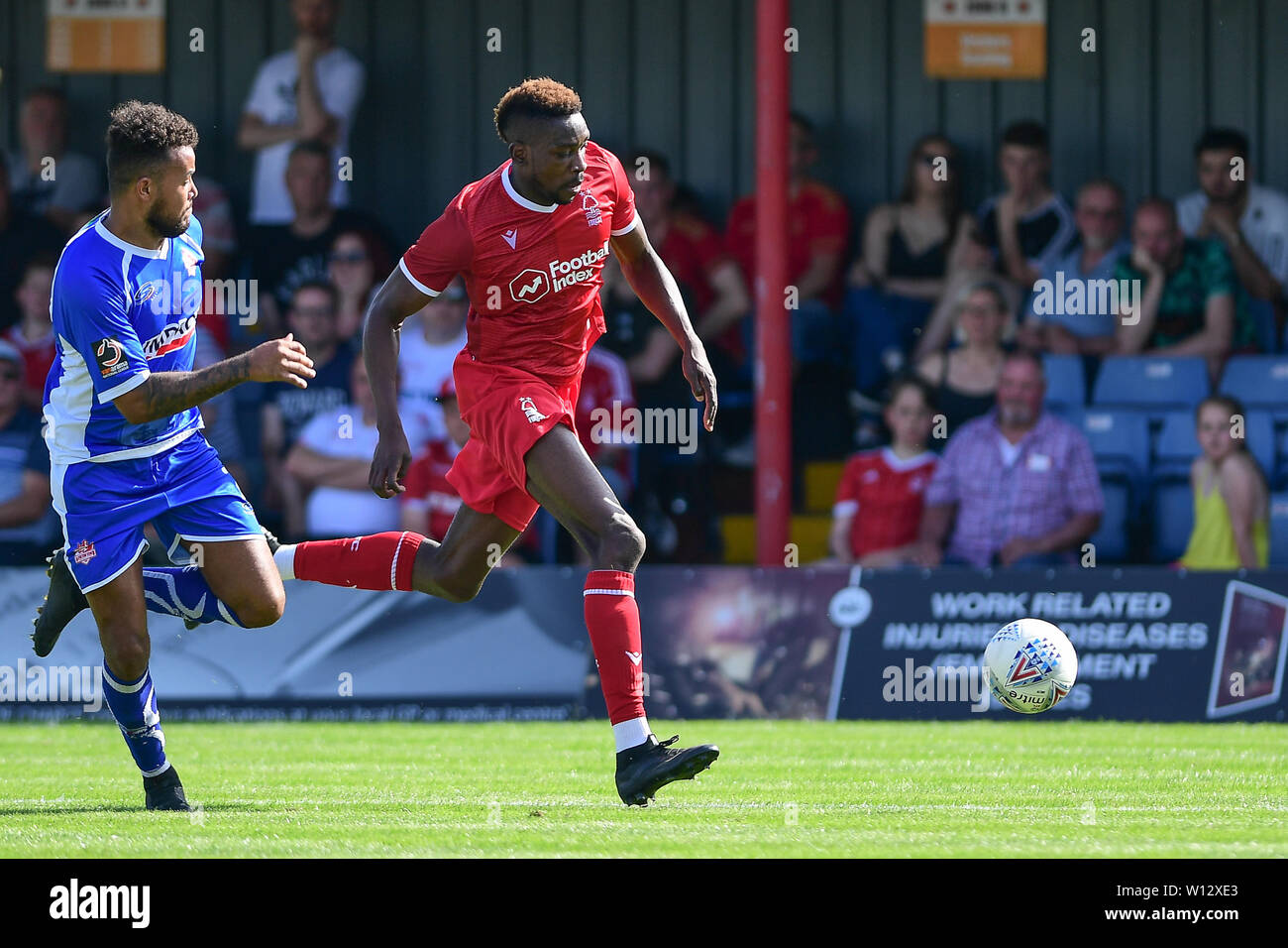 Sammy Ameobi von Nottingham Forest macht einen Run auf der Flügel während der Vorsaison Freundschaftsspiel zwischen Alfreton Town und Nottingham Forest am North Street, Sutton-in-Ashfield am Samstag, den 29. Juni 2019. Stockfoto