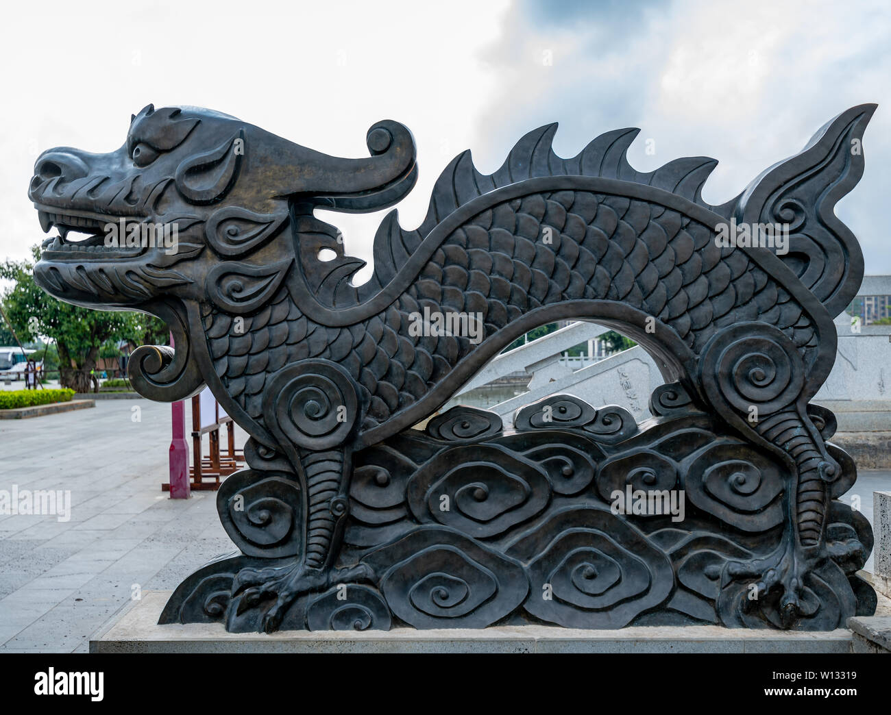 Frühling und Herbst Bronze Drachen in Konfuzius kulturelle Stadt, Suixi, Guangdong Stockfoto