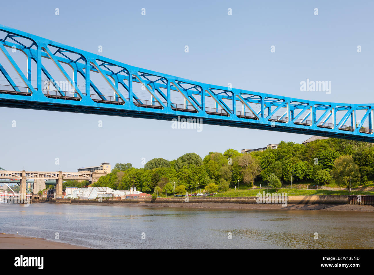 Die Queen Elizabeth II Brücke über den Fluss Tyne. Die Brücke trägt die Tyne und Metro zwischen Newcastle upon Tyne und Gateshead tragen. Stockfoto