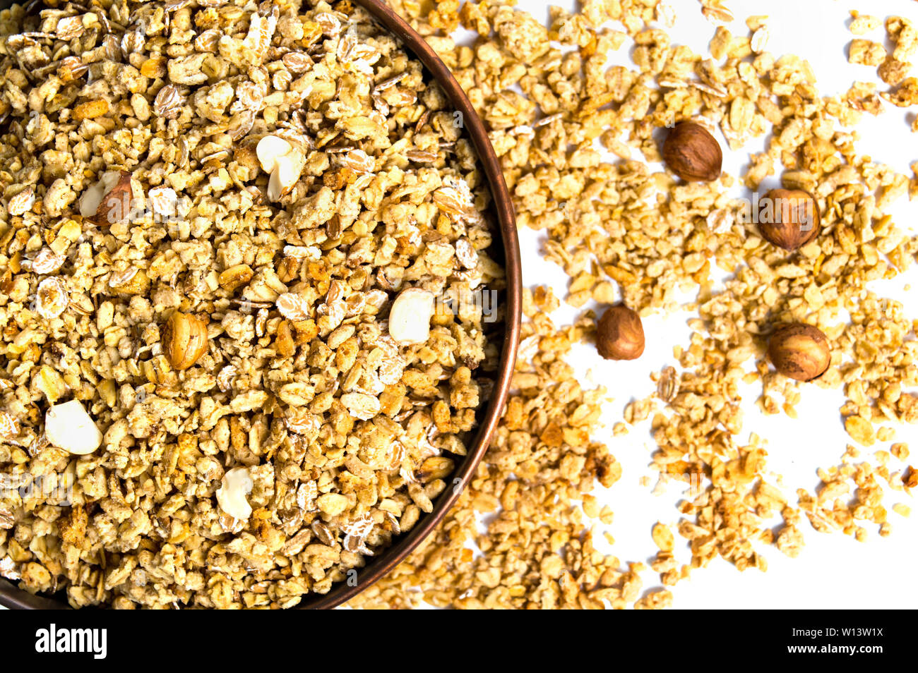 Verschiedene Cerealien und Müsli Mischung in eine Schüssel Draufsicht Stockfoto