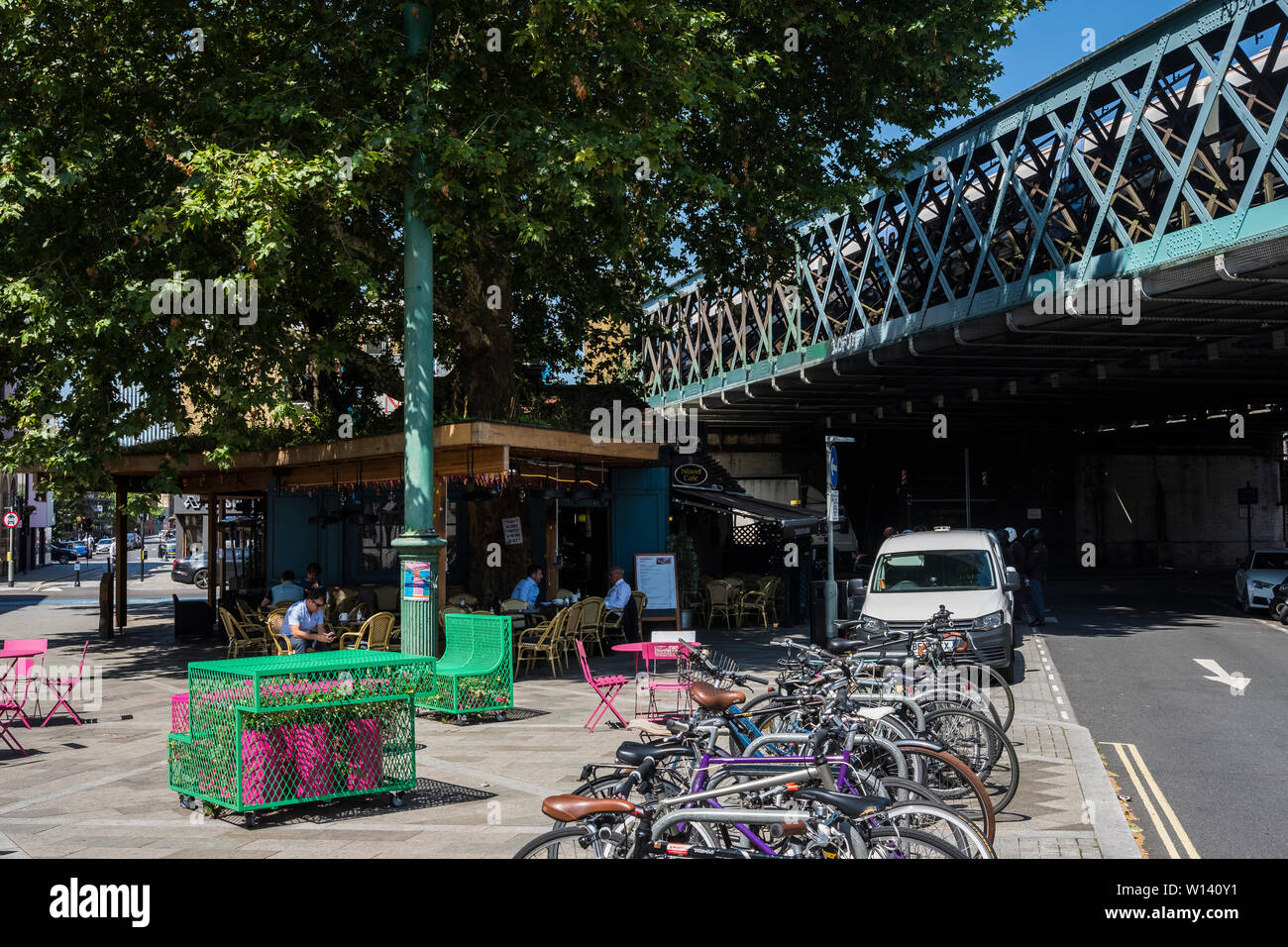 Bügeleisen Square, Bankside, Stadtteil Southwark, London, England, Großbritannien Stockfoto