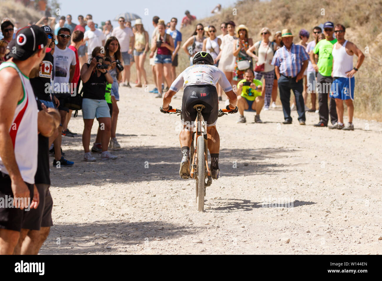 Extreme Bardenas 2019. 1500 Menschen fahren mit dem Rad in der Wüste Europas. Naturpark Bardenas Reales. Biosphärenreservat. Navarra. Spanien Stockfoto