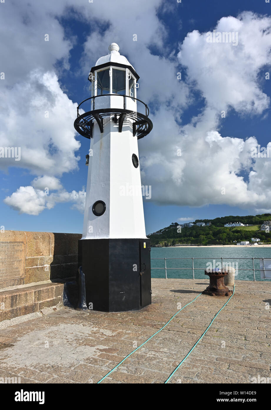 Kleiner Leuchtturm St Ives Stockfoto