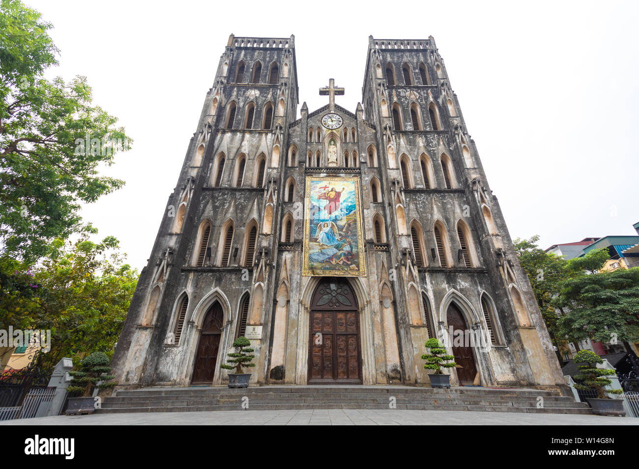 Alte christliche Kathedrale in Hanoi ist eine der wichtigsten Sehenswürdigkeiten. Stockfoto
