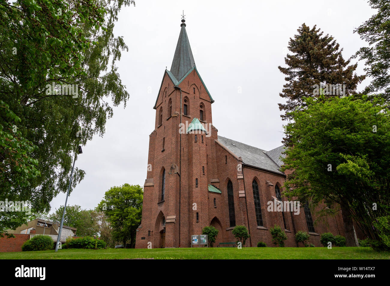 Vestre Aker Kirche eine Kirche in der ullevål Nachbarschaft von Oslo Norwegen, in der Neo-gotischen Stil, aus rotem Backstein gebaut, 1855 Stockfoto