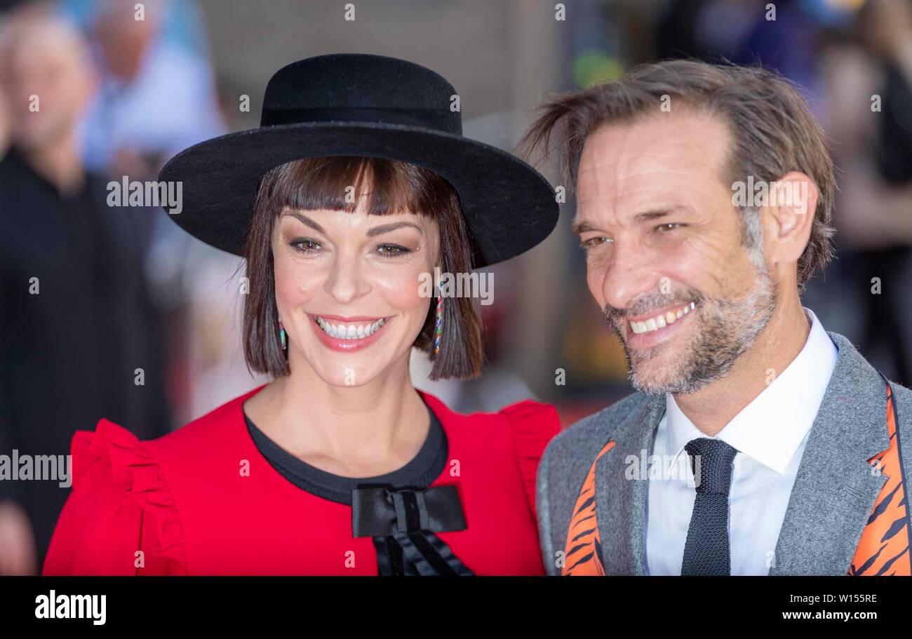 Edinburgh, Großbritannien. 30. Juni, 2019. Die 2019 Edinburgh International Film Festival ist zu Ende mit der Weltpremiere von Frau Lowry & Sohn starring Venessa Redgrave & Timothy-splitter gebracht. Im Bild: Pollyanna McIntosh und Partner Credit: Rich Dyson/Alamy leben Nachrichten Stockfoto