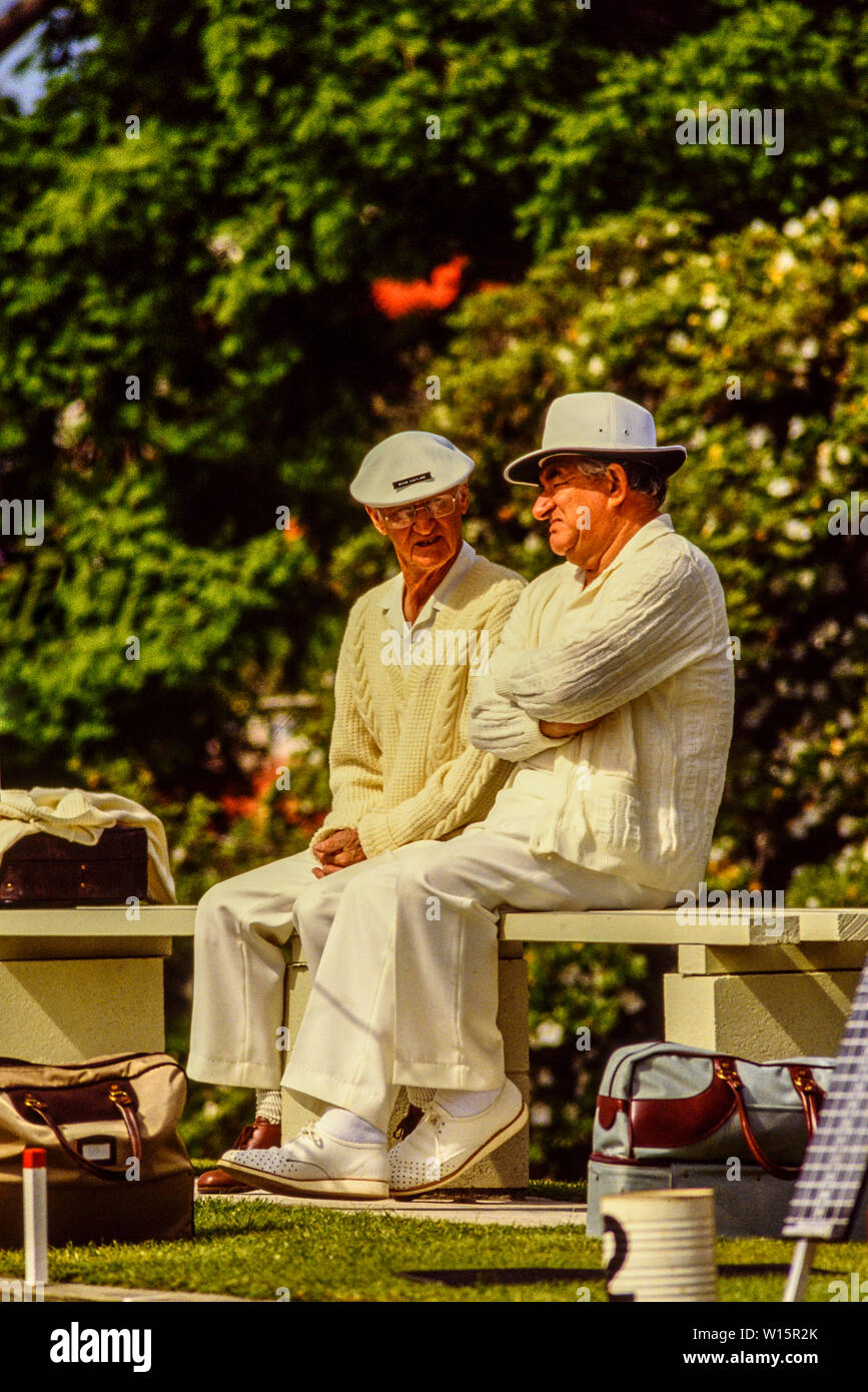 Neuseeland, Nordinsel, Rotorua. Ältere Spieler bei Rotorua bowling club. Boccia. Foto November 1989. Foto: © Simon Grosset. Archiv: ICH Stockfoto