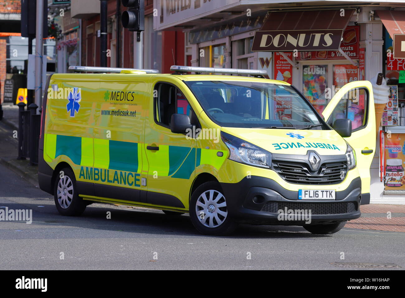 Mediziner Uk Notfallambulanz in Scarborough für Streitkräfte Tag Stockfoto