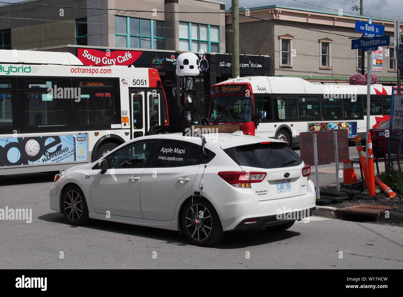 Apple Maps Street View Car um die Glebe fahren. maps.apple.com. Ottawa, Ontario, Kanada. Stockfoto