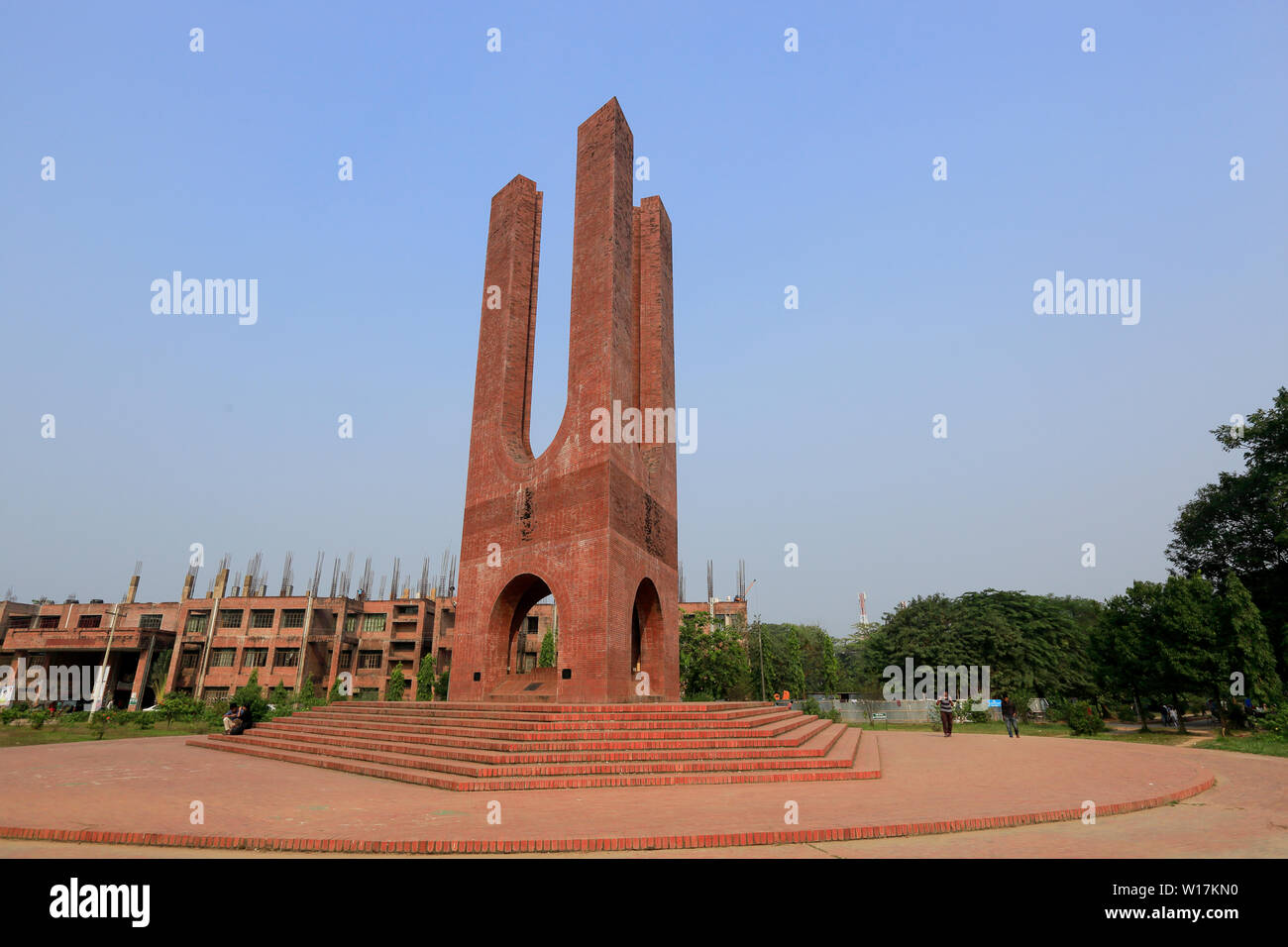 Shaheed Minar an Jahangirnagar Universität entworfen von Architekt Rabiul Hossain. Dhaka, Bangladesch Stockfoto