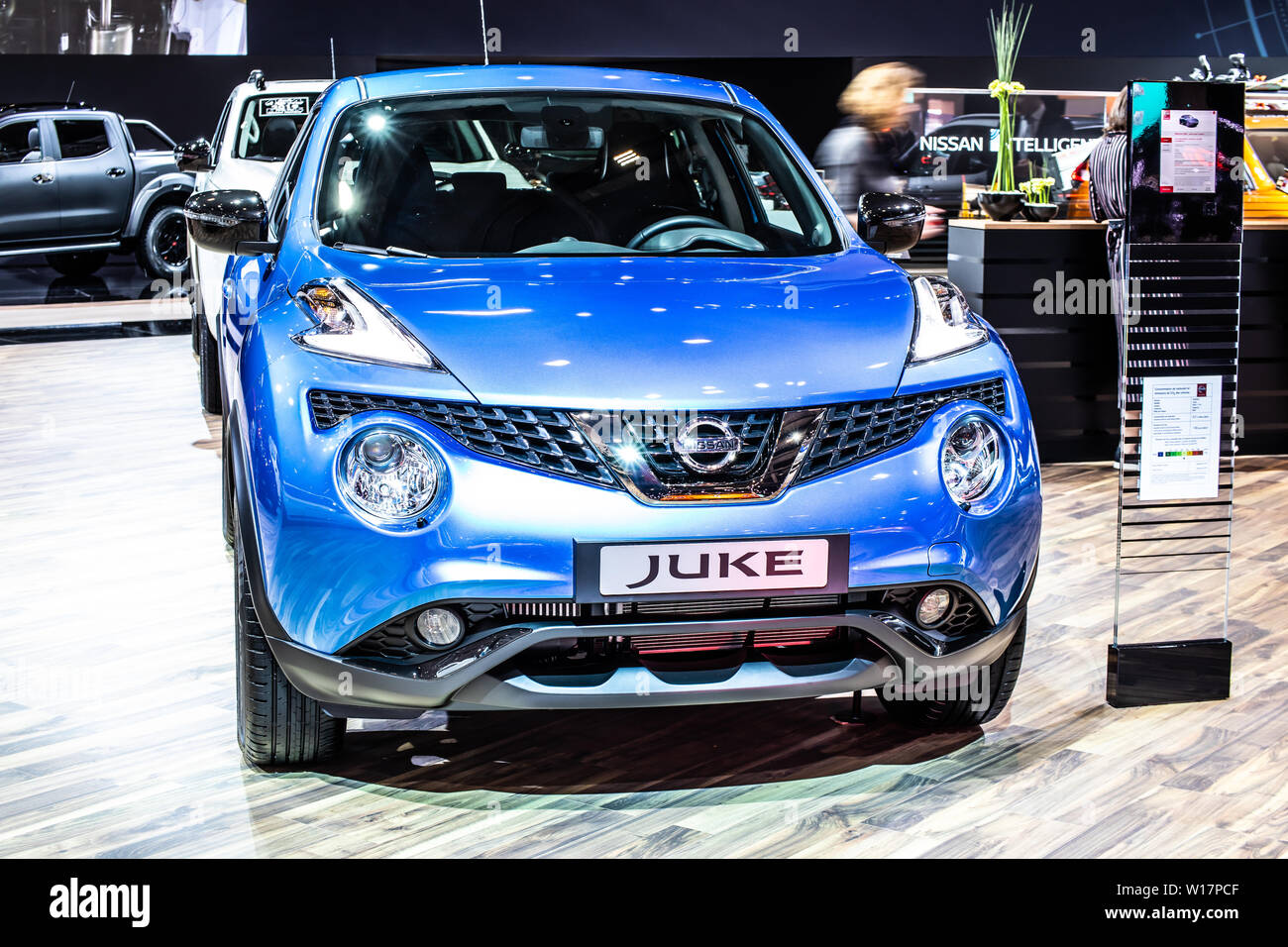 Brüssel, Belgien, Jan 2019 blau metallic Nissan Juke, Brüssel Motor Show, F15 Kleinwagen Crossover-SUV von dem japanischen Automobilhersteller Nissan produziert Stockfoto