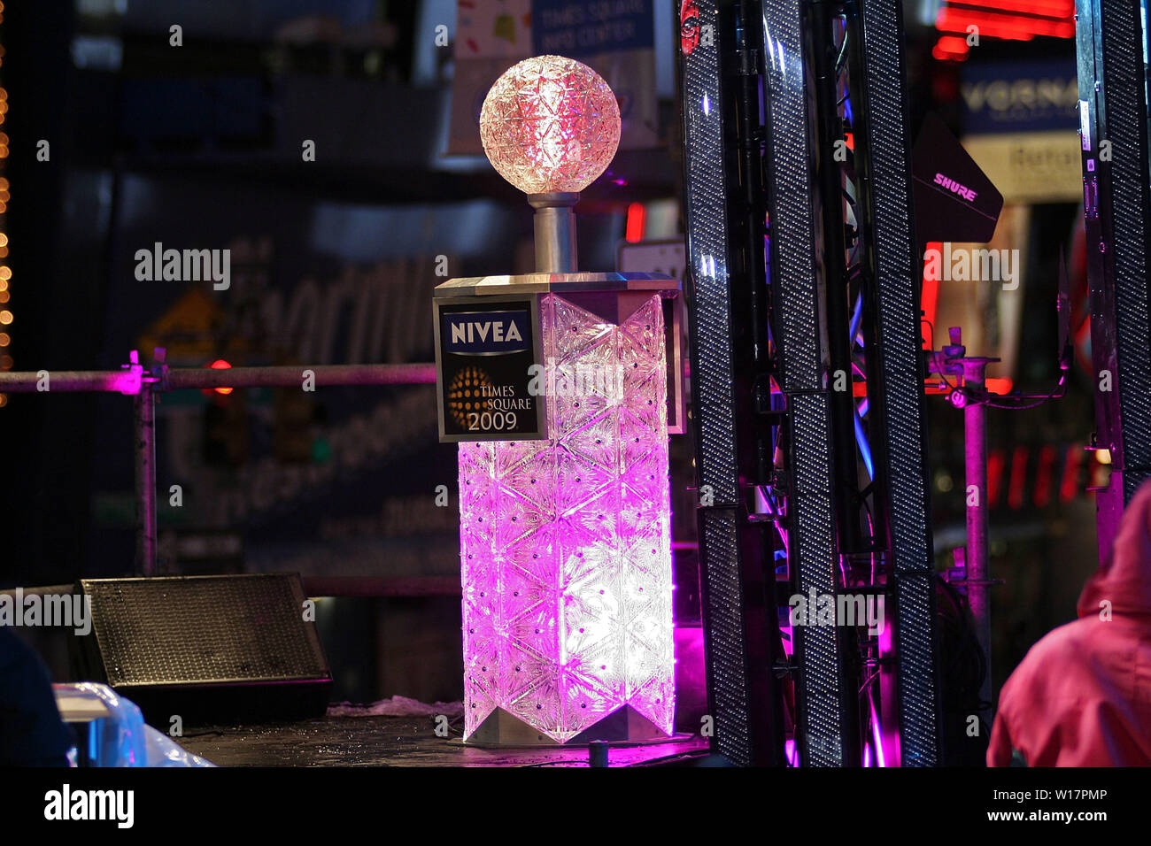 New York, USA. 31. Dezember 2008. Atmosphäre auf die Silvesterfeier 2009 am Times Square. Quelle: Steve Mack/Alamy Stockfoto