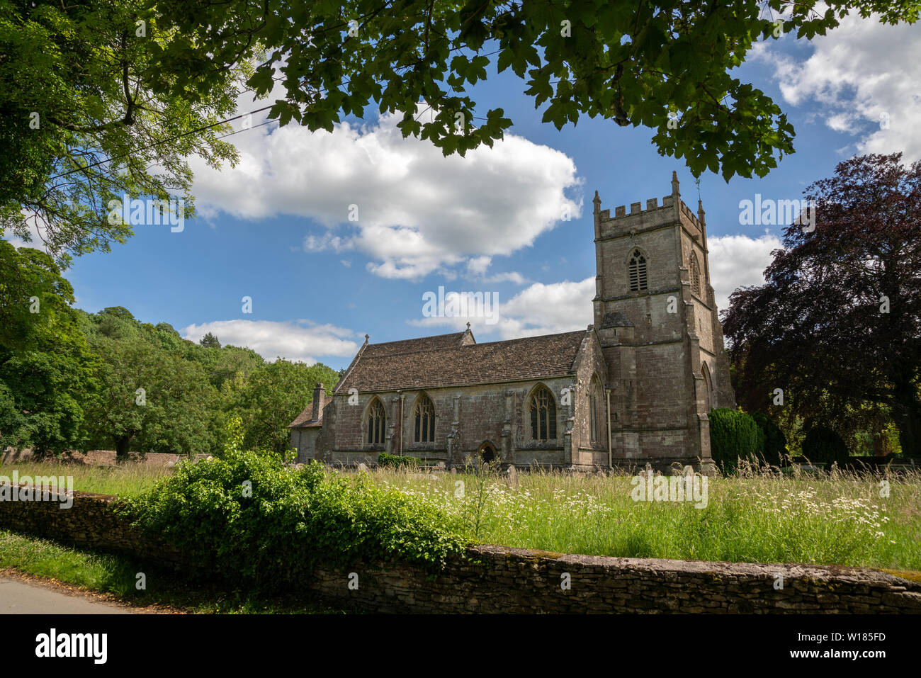 Die Kirche des Hl. Jakobus der Ältere in Horton, Cotswold Edge Gloucestershire, Vereinigtes Königreich. Die Kirche stammt aus dem 12. Jahrhundert Stockfoto