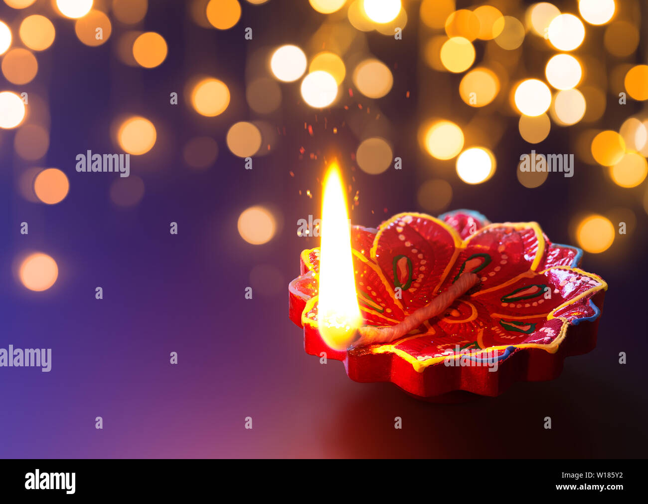 Diya Lampe leuchten bei diwali Feier Stockfoto