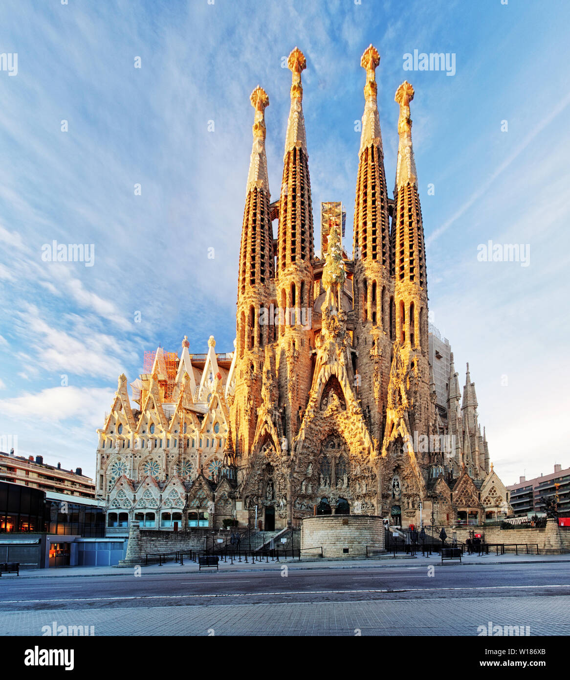 BARCELONA, SPANIEN - 10. Februar: La Sagrada Familia - die imposante Kathedrale von Gaudí, die der Bau ist seit dem 19. März 1882 und nicht f ausgelegt. Stockfoto