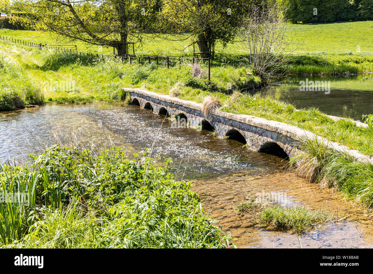 Steinbrücke landschaft Fotos und Bildmaterial in hoher Auflösung Alamy