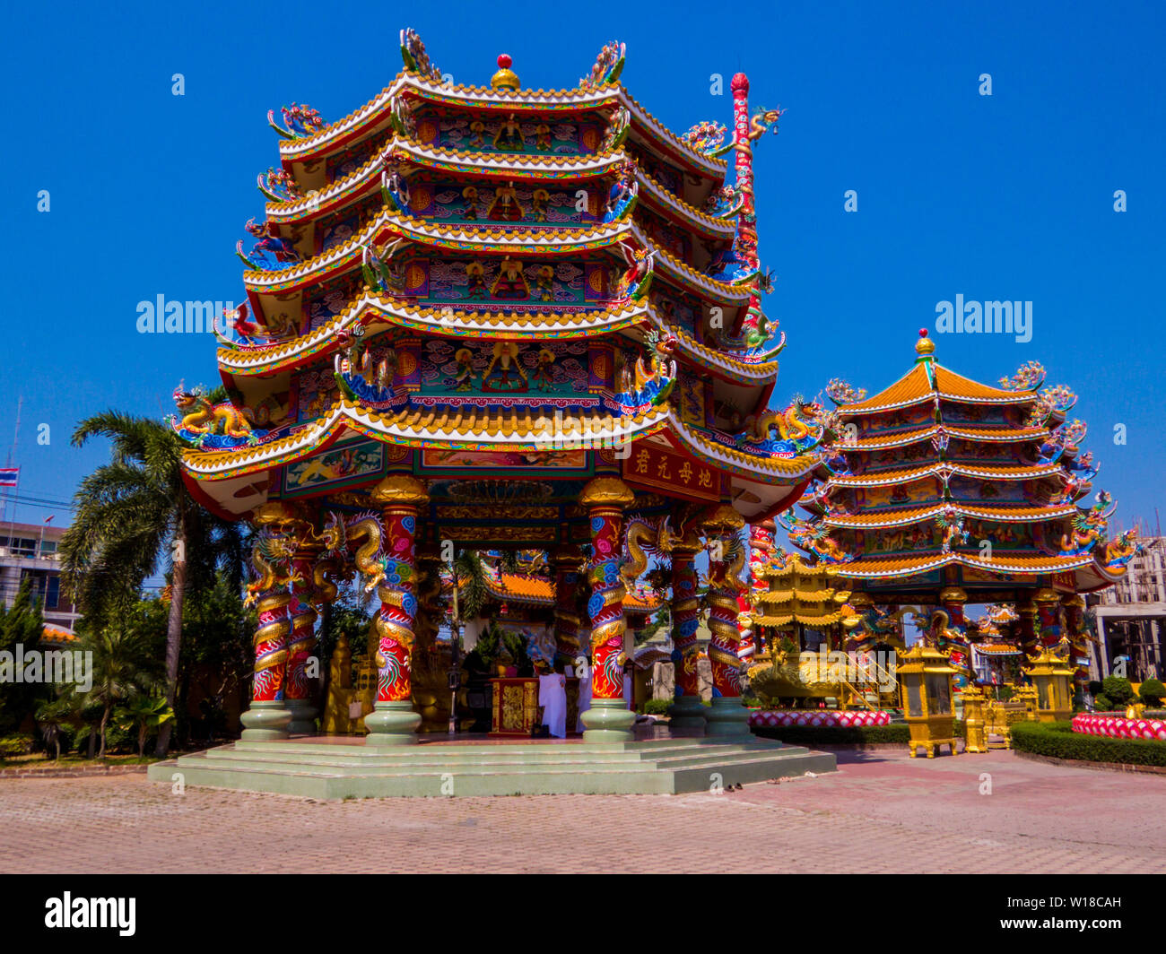 Wihan Thep Sathit Phra Ki Ti Chaloem (oder Red Dragon Chinese Temple), Chonburi, Pattaya, Thailand Stockfoto