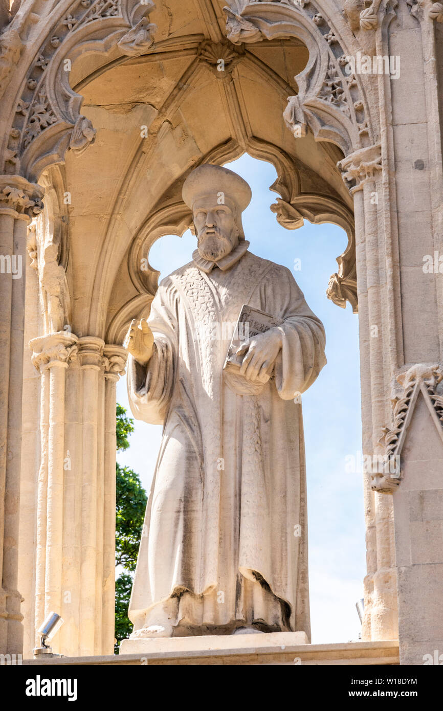 Bischof Hoopers Denkmal in St Marys Square, Gloucester UK - Er war ein protestantischer Märtyrer, der zum Tod an dieser Stelle im Jahre 1555 verbrannt wurde. Stockfoto