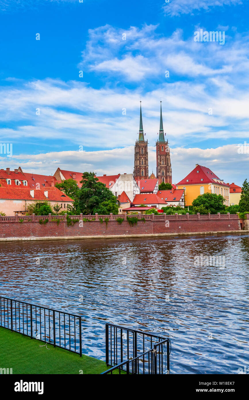 ostrow-tumski-wroclaw-odra-river-fotos-und-bildmaterial-in-hoher