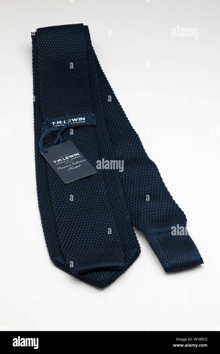 T.M. Lewin Premium Collection blauer Seide gestrickt mens Riegel Stockfoto