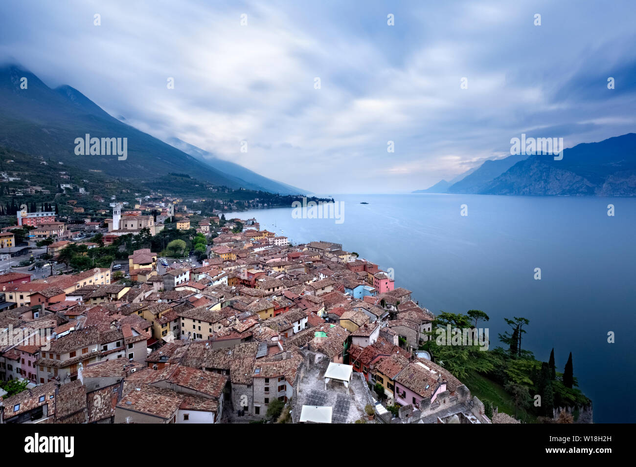 Die malerische Stadt Malcesine am Gardasee. In der Provinz Verona, Venetien, Italien, Europa. Stockfoto