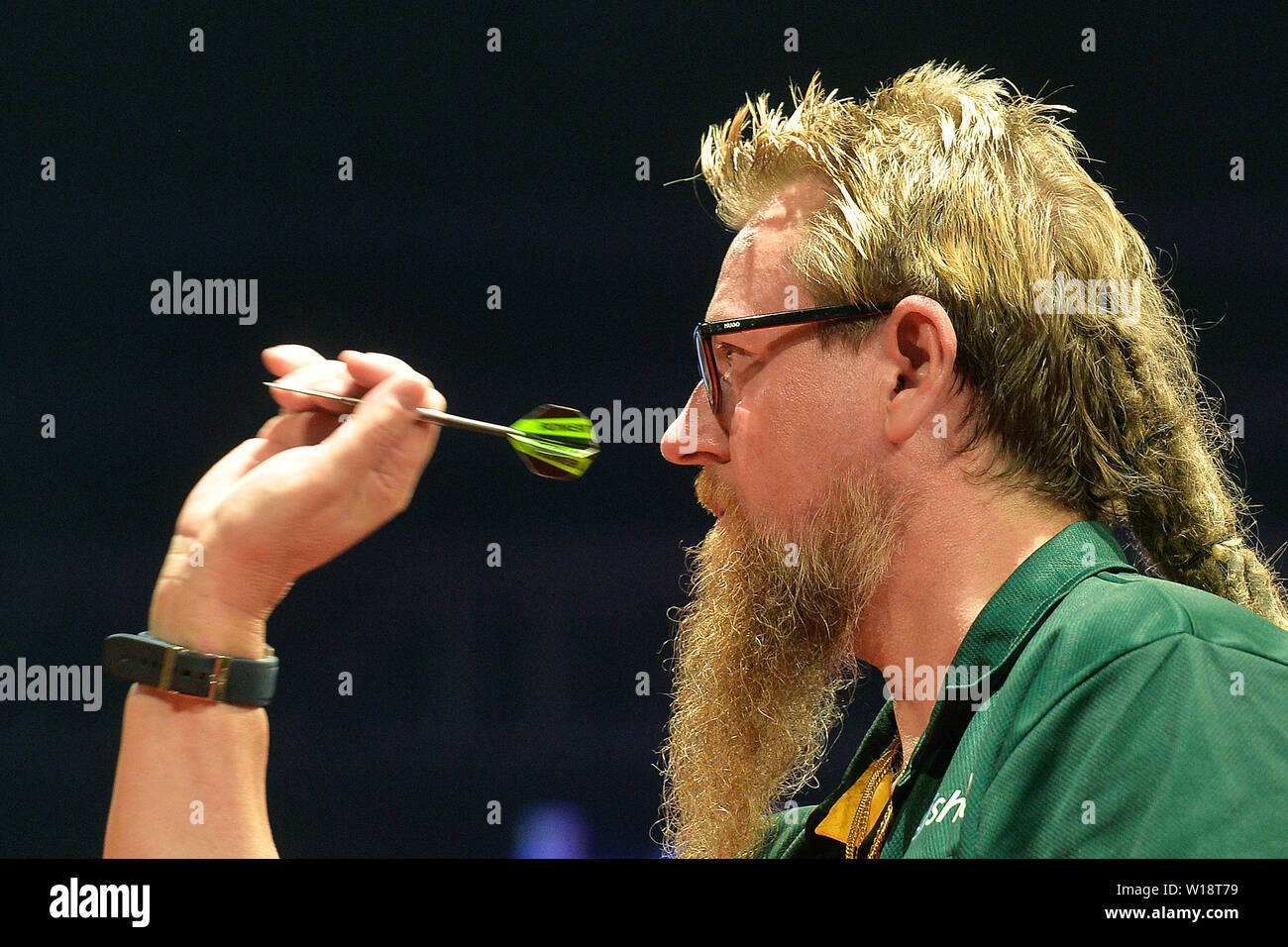 Prag, Tschechische Republik. 30. Juni, 2019. Simon Whitlock konkurriert in der PDC-tschechischen Dart Open in Prag, Tschechische Republik, am Sonntag, 30. Juni 2019. Quelle: Michaela Říhová/CTK Photo/Alamy leben Nachrichten Stockfoto