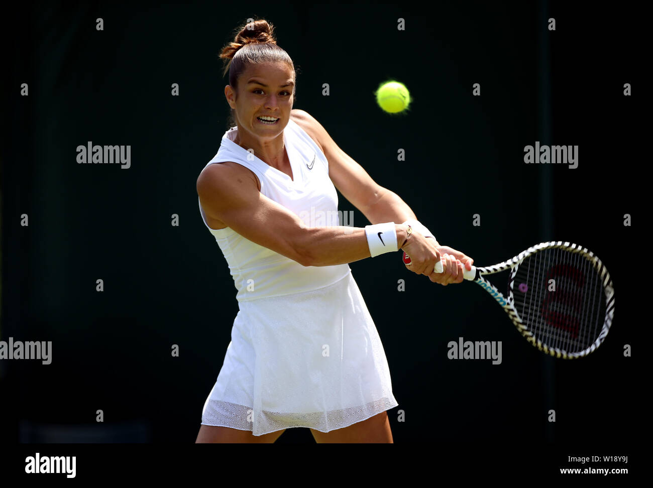 Maria Sakkari in Aktion am ersten Tag der Wimbledon Championships in der All England Lawn Tennis und Croquet Club, Wimbledon. Stockfoto