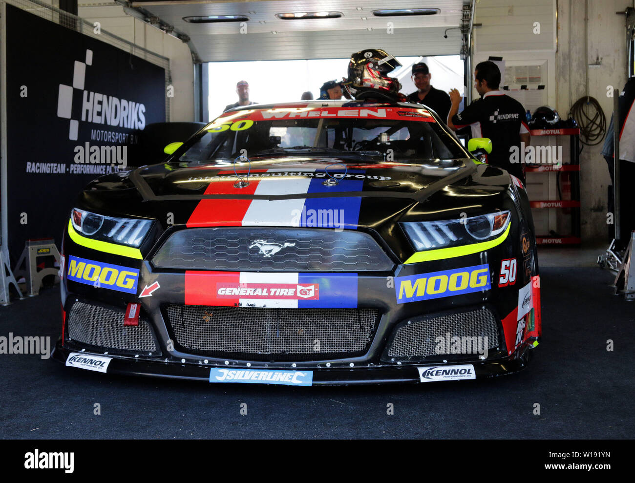 Die meisten, Tschechische Republik. 30. Juni 2019. Im Depot, bevor das Rennen beginnt Giorgio MAGGI (ITA/Hendriks Motorsport/NLD/Ford Mustang). NASCARWhelenEuroSeries, NASCAR GP Tschechien, Runde 7, Elite 2,. Die meisten/Tschechien, Autodrom Most, Juni 30, 2019, Quelle: Wolfgang Fehrmann/ZUMA Draht/Alamy leben Nachrichten Stockfoto