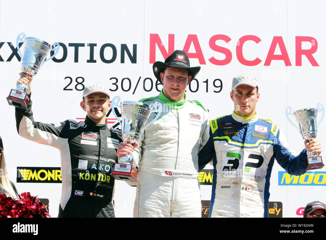 Die meisten, Tschechische Republik. 30. Juni 2019. Von links Giorgio MAGGI (ITA/Hendriks Motorsport/NLD/Ford Mustang), Lasse SOERENSEN (DNK/Dexwet DF Racing/AUT/Chevrolet Camaro), Vittorio GIRELLI (ITA/PK Carsport/BEL/Chevrolet Camaro). NASCARWhelenEuroSeries, NASCAR GP Tschechien, Runde 7, Elite 2,. Die meisten/Tschechien, Autodrom Most, Juni 30, 2019, Quelle: Wolfgang Fehrmann/ZUMA Draht/Alamy leben Nachrichten Stockfoto