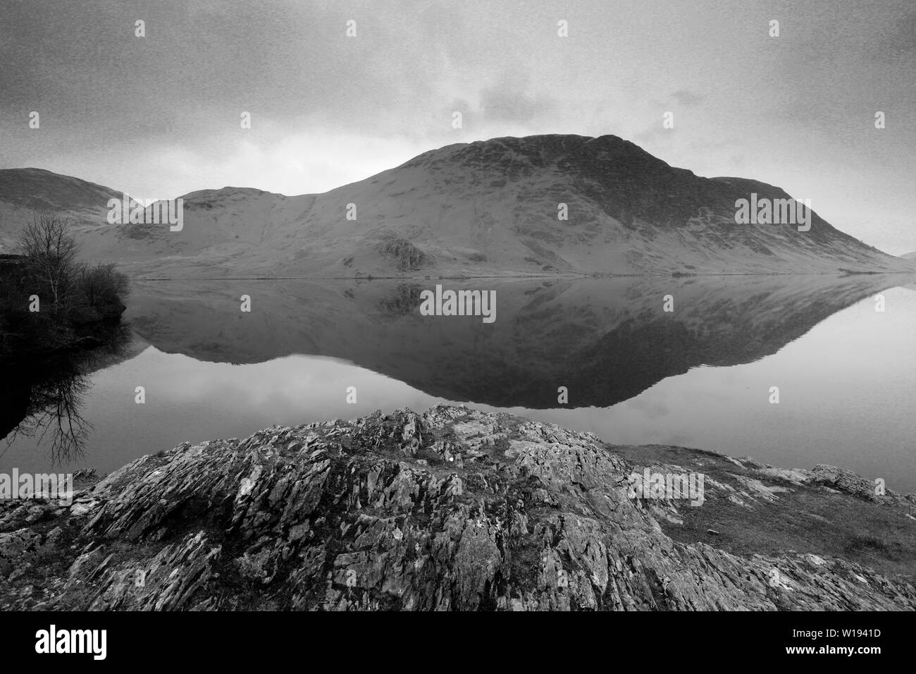 Nebel Blick über Crummock Water, Nationalpark Lake District, Cumbria, England, Großbritannien Stockfoto