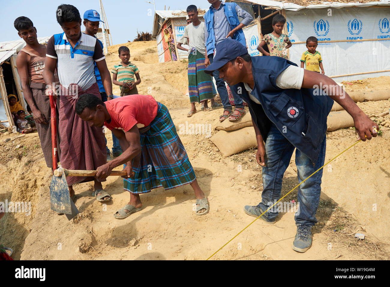 Caritas Arbeit mit Menschen in Kutupalong Rohingya Flüchtlingslager, Bangladesch Stockfoto
