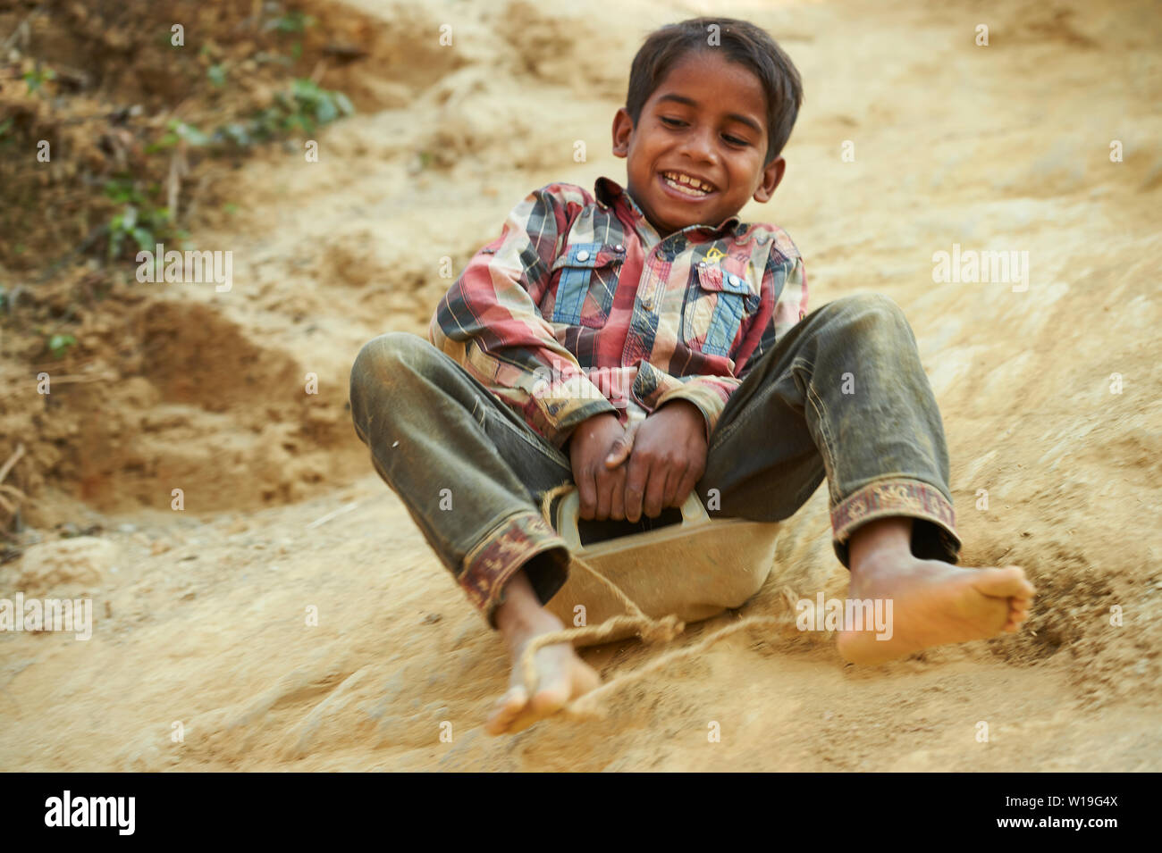 Kinder im Flüchtlingslager Kutupalong Rohingya, Bangladesch spielen Stockfoto