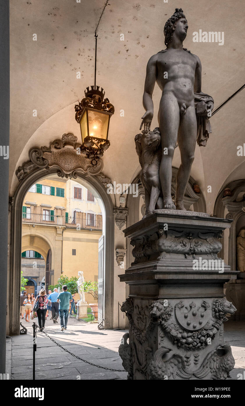 Florenz, Toskana, Italien - Juni, 2019: Orpheus, von Baccio Bandinelli, in den Innenhof des Palazzo Medici Riccardi, Florenz, Italien. Stockfoto