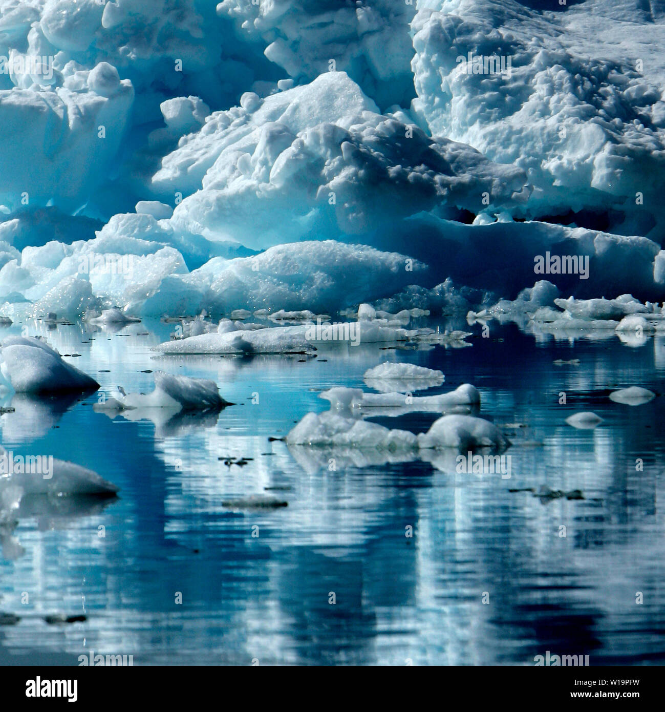 Schmelzendes Eis aus schnellste Gletscher der Welt, der jakobshavn Gletscher in der Nähe von Ilulissat auf Grönland. Die globale Erwärmung accellerated das Schmelzen und das Kalben der Eisberge. Stockfoto