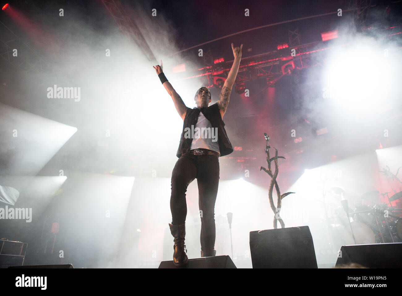 Oslo, Norwegen - 27. Juni 2019. Der norwegischen Black Metal Band Satyricon führt ein Live Konzert während der norwegischen Musik Festival Tonnen Gestein 2019 in Oslo. Hier Sänger Satyr gesehen wird live auf der Bühne. (Foto: Gonzales Foto - Brokvam Kjell). Stockfoto