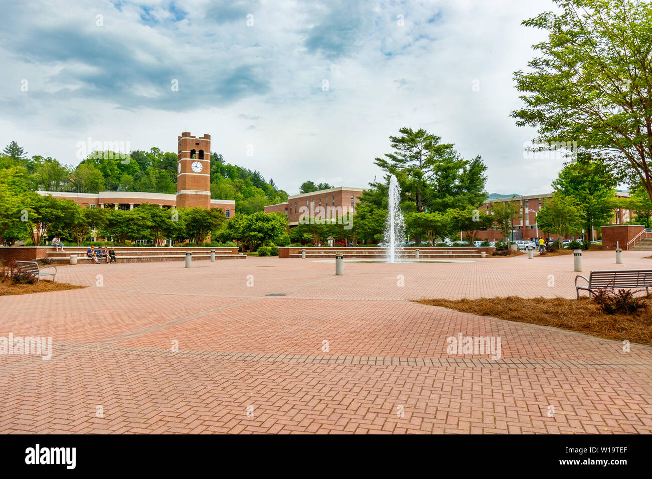 CULLOWHEE, NC, USA - Mai 4: Central Plaza am 4. Mai 2019 an der Western Carolina University in Cullowhee, North Carolina. Stockfoto