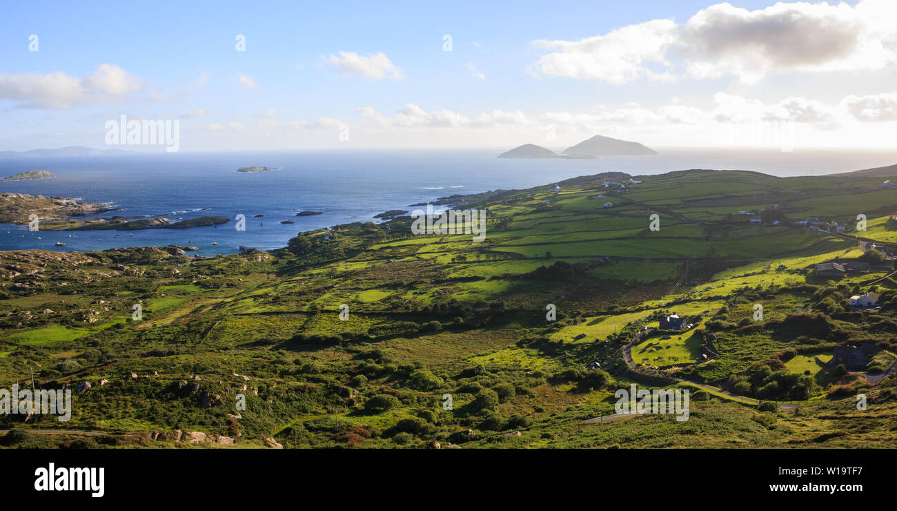 Ring of Kerry, Irland, Panorama Meerblick über die Bucht von Bealtra Derrynane, Iveragh Halbinsel Stockfoto