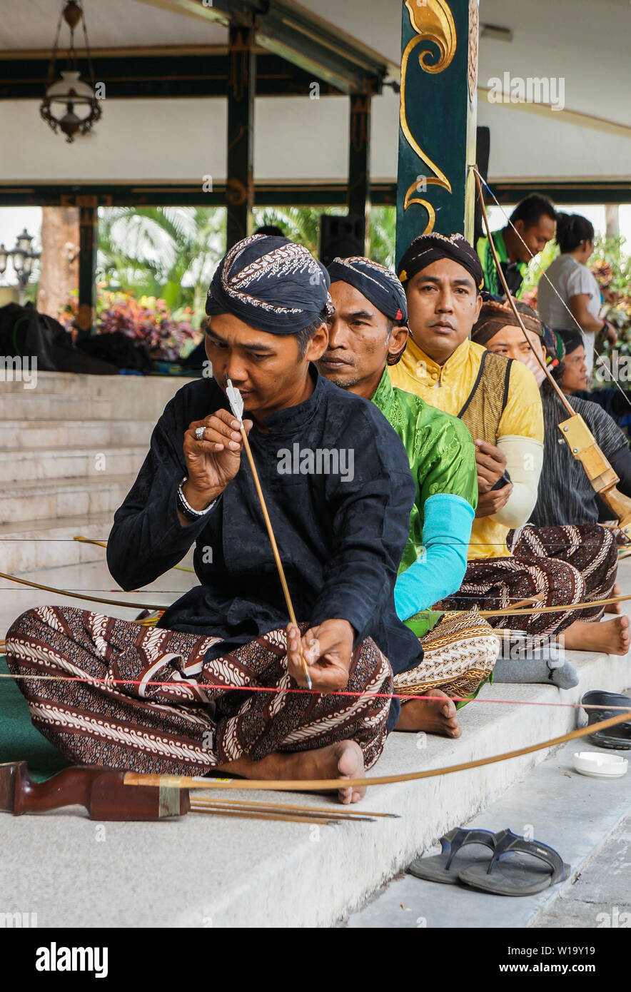 Javanisch üben Jemparingan, Traditionelles Bogenschießen Mataram Königreich von Yogyakarta, Indonesien Stockfoto